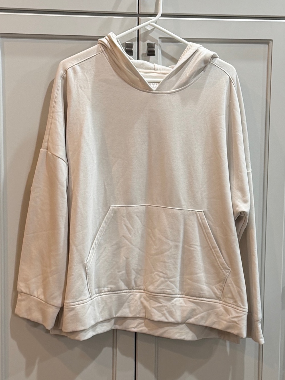 Wink Cream Hoodie Pullover